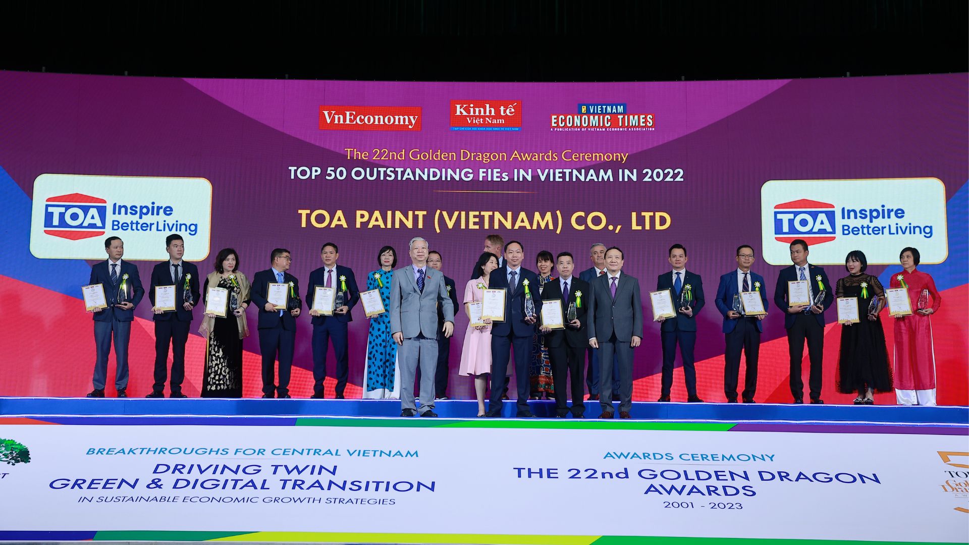 Sơn TOA Việt Nam vinh dự nhận danh hiệu Rồng Vàng – hạng mục Premium Products.
