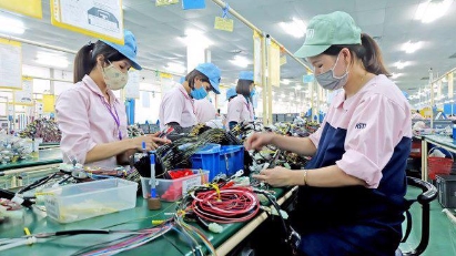 Laid-off workers receive financial support