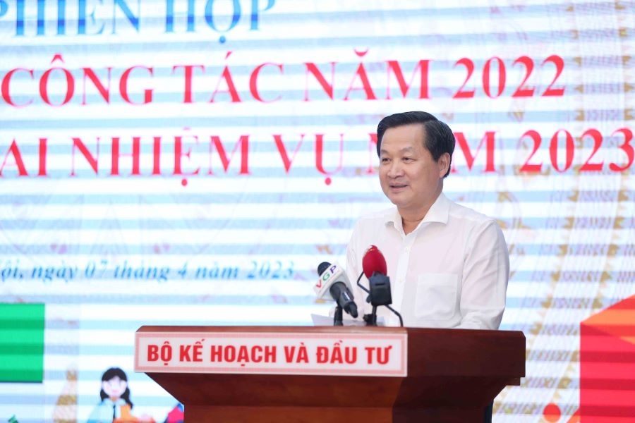 Ph&oacute; Thủ tướng L&ecirc; Minh Kh&aacute;i ph&aacute;t biểu chỉ đạo tại phi&ecirc;n họp.