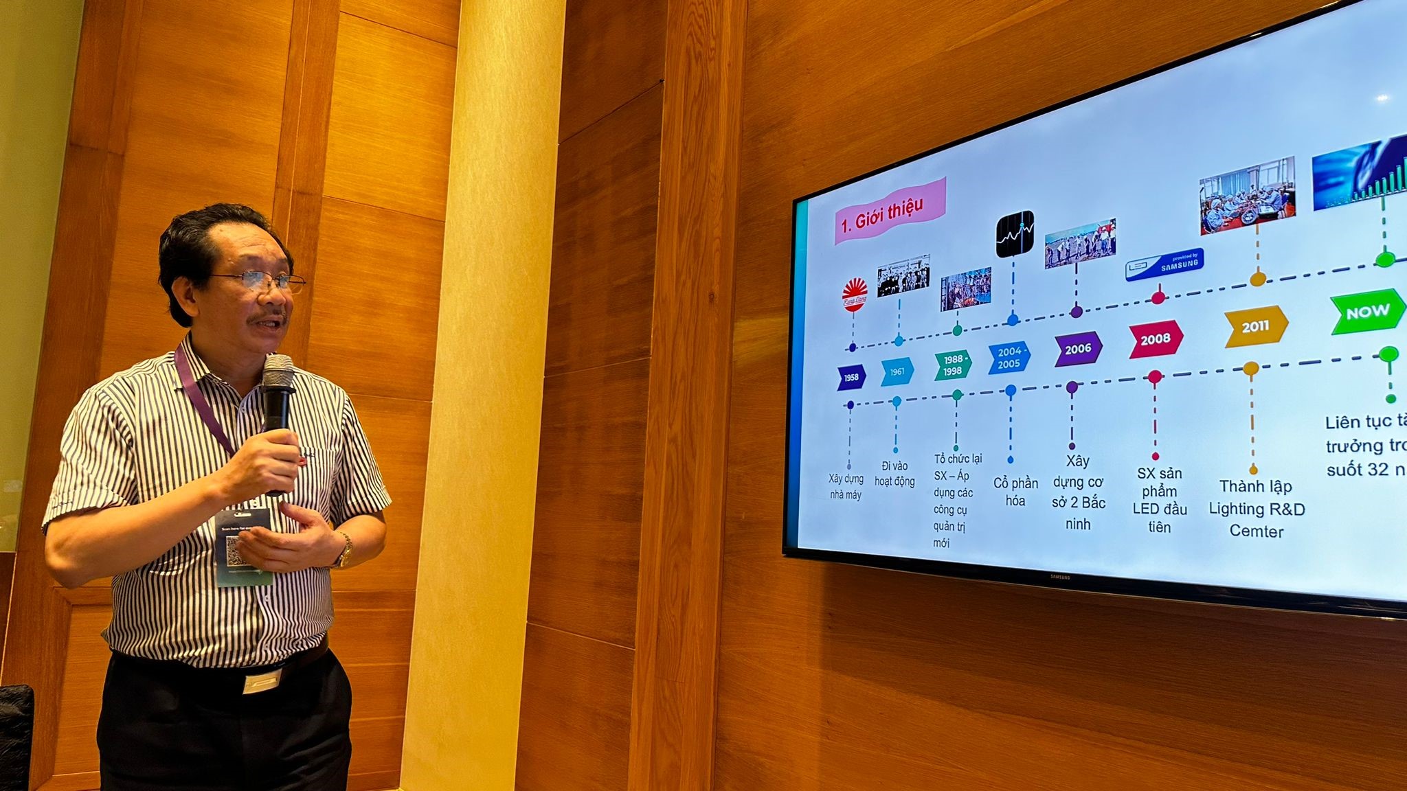 Ông Nguyễn Đoàn Kết - Phó chủ tịch HĐQT kiêm Phó tổng giám đốc, Công ty cổ phần bóng đèn phích nước Rạng Đông chia sẻ tại sự kiện.