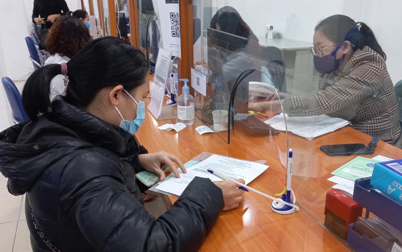 Người lao động hưởng bảo hiểm một lần có xu hướng tăng. Ảnh minh họa - N.Dương. 