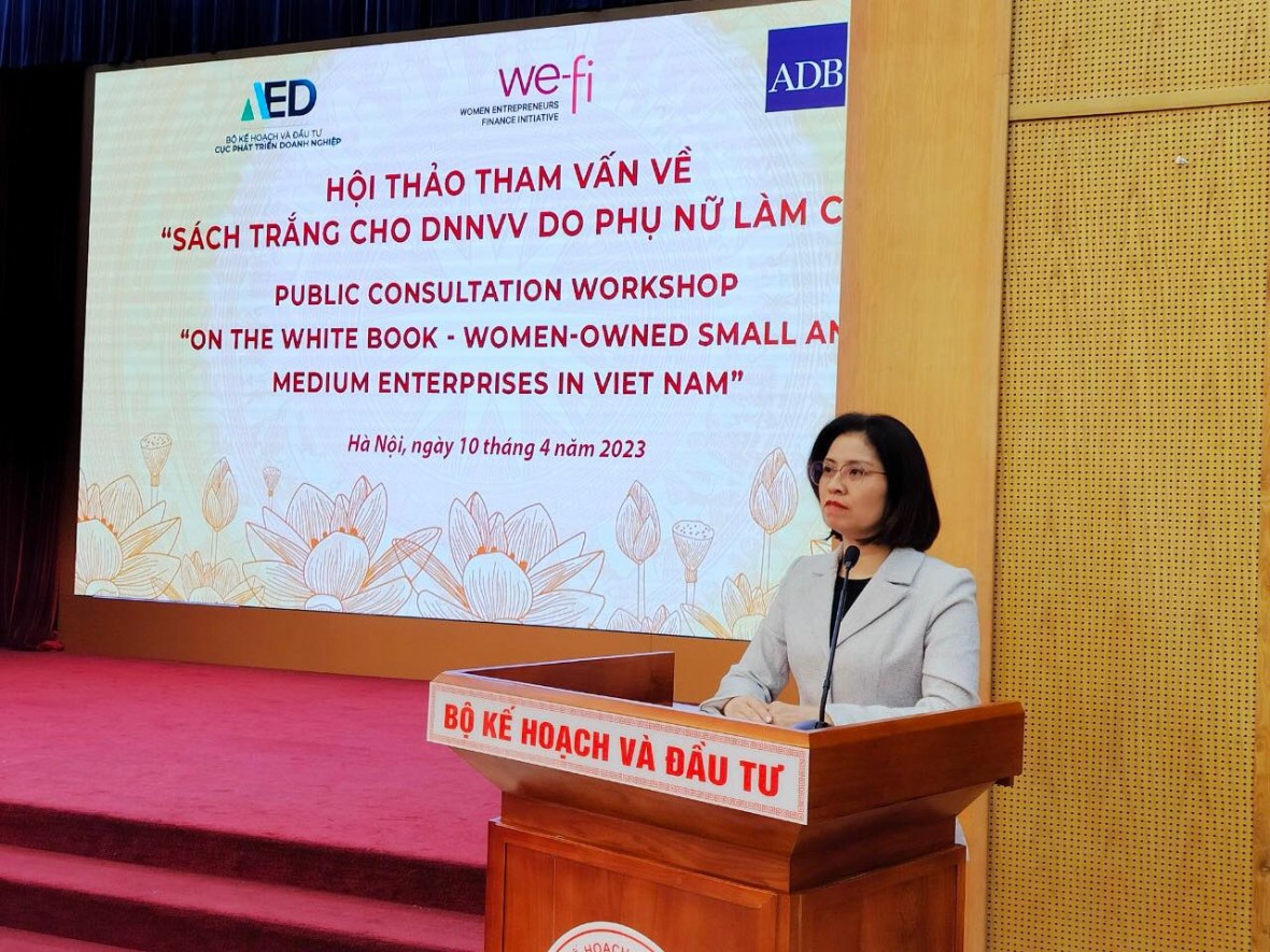 Bà Trịnh Thị Hương, Cục phó Cục Phát triển doanh nghiệp, Bộ Kế hoạch và Đầu tư chia sẻ về doanh nghiệp do phụ nữ làm chủ.