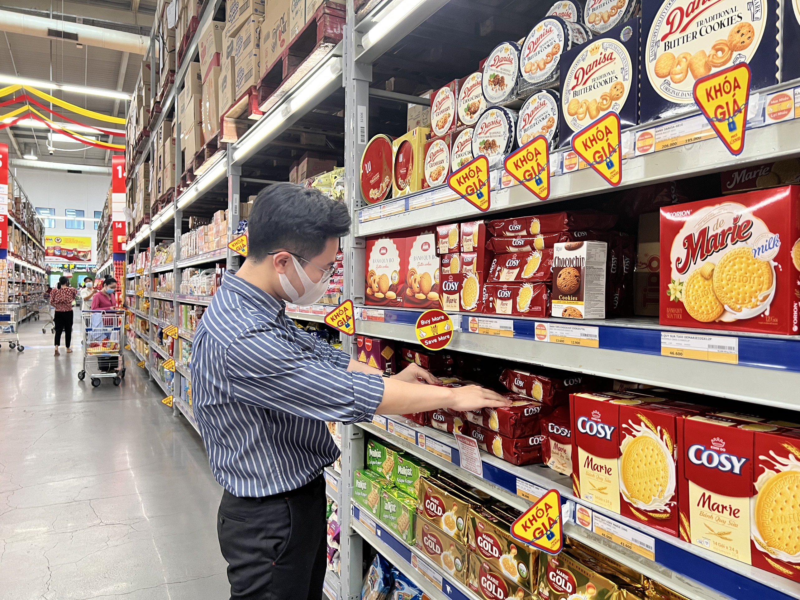 Th&oacute;i quen ti&ecirc;u d&ugrave;ng đ&atilde; c&oacute; những thay đổi, mua số lượng nhỏ nhiều hơn l&agrave; mua số lượng lớn; xu hướng giảm s&uacute;t ở k&ecirc;nh b&aacute;n h&agrave;ng trực tiếp đ&atilde; xuất hiện.