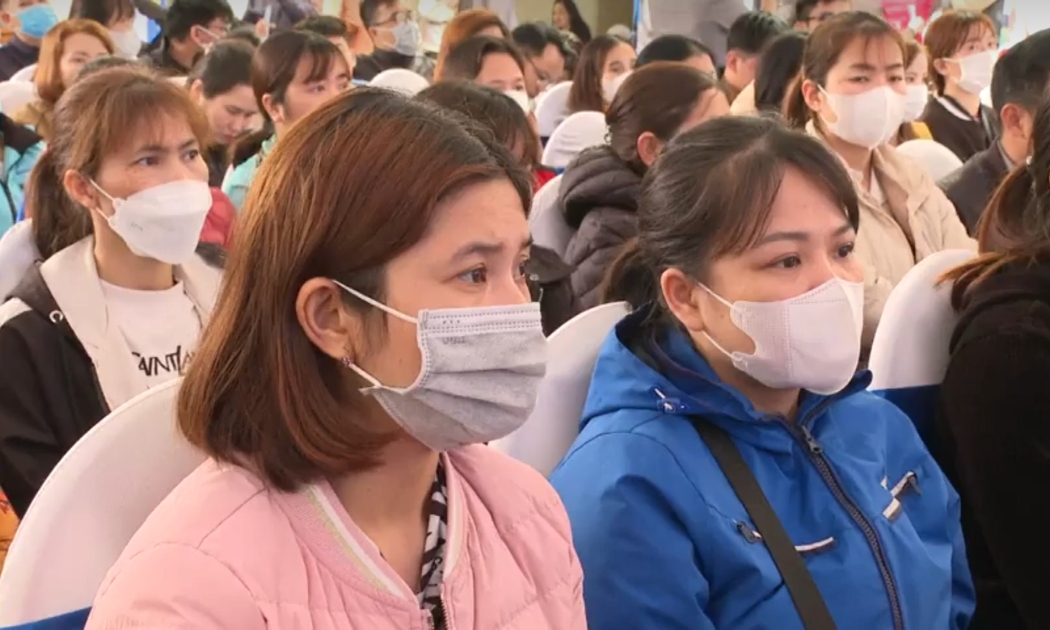 Người lao động trên địa bàn tỉnh Thái Nguyên tham dự Tuần cao điểm kết nối cung - cầu. Ảnh - N.Dương.