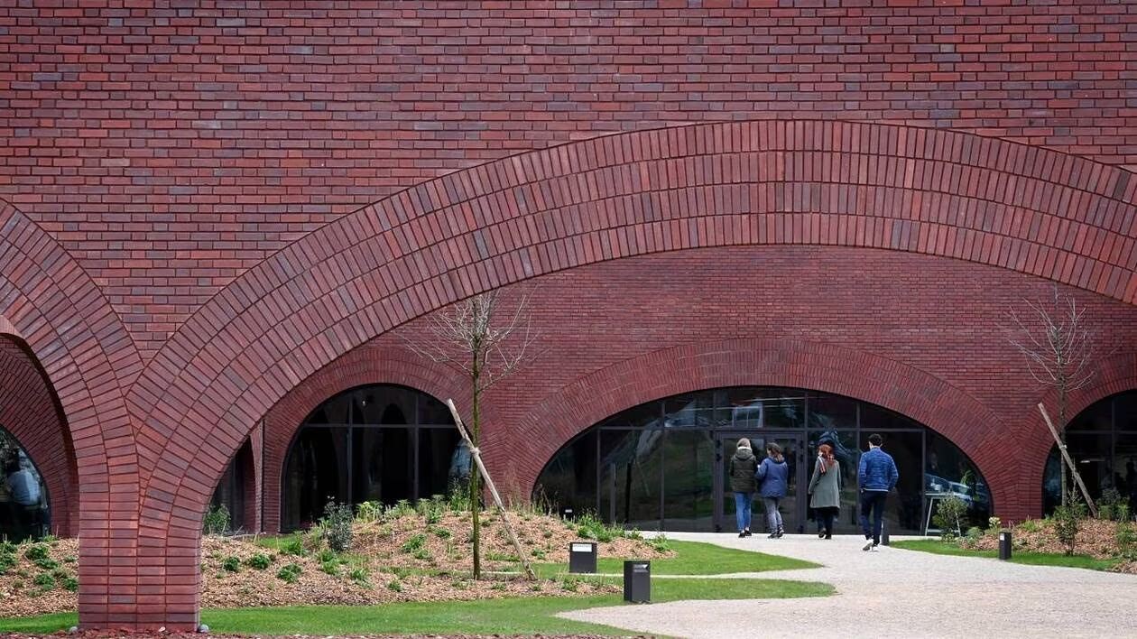 Căn xưởng rộng&nbsp;6.200 m2&nbsp;sẽ l&agrave; kh&ocirc;ng gian sinh hoạt của c&aacute;c nghệ nh&acirc;n&nbsp;Herm&egrave;s.