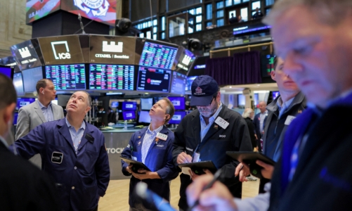 Chứng khoán Mỹ tăng nhẹ trong lúc chờ số liệu lạm phát, giá dầu giảm vì nỗi lo lãi suất