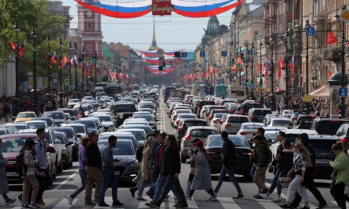 Các nhà dự báo “ông nói gà, bà nói vịt” về kinh tế Nga