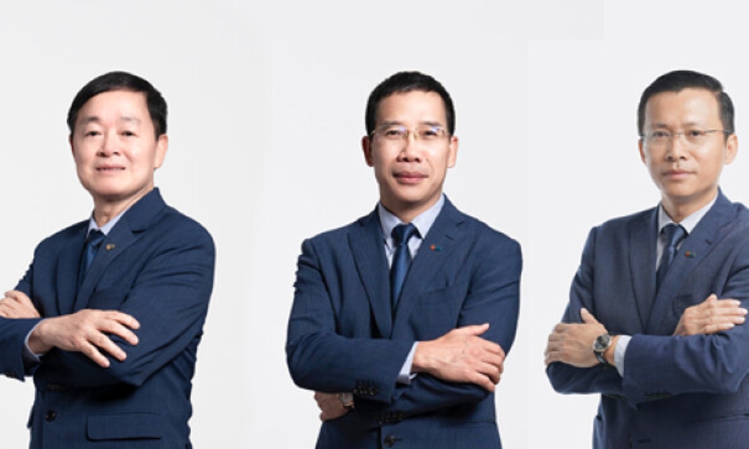 Từ trái qua phải: Ông Lê Hữu Đức, ông Lưu Trung Thái, ông Phạm Như Ánh.
