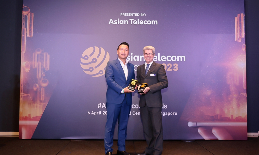 Ông Đặng Tùng Sơn, Phó tổng giám đốc/Giám đốc Kinh doanh và Marketing CMC Telecom, đại diện công ty nhận giải thưởng danh giá này.