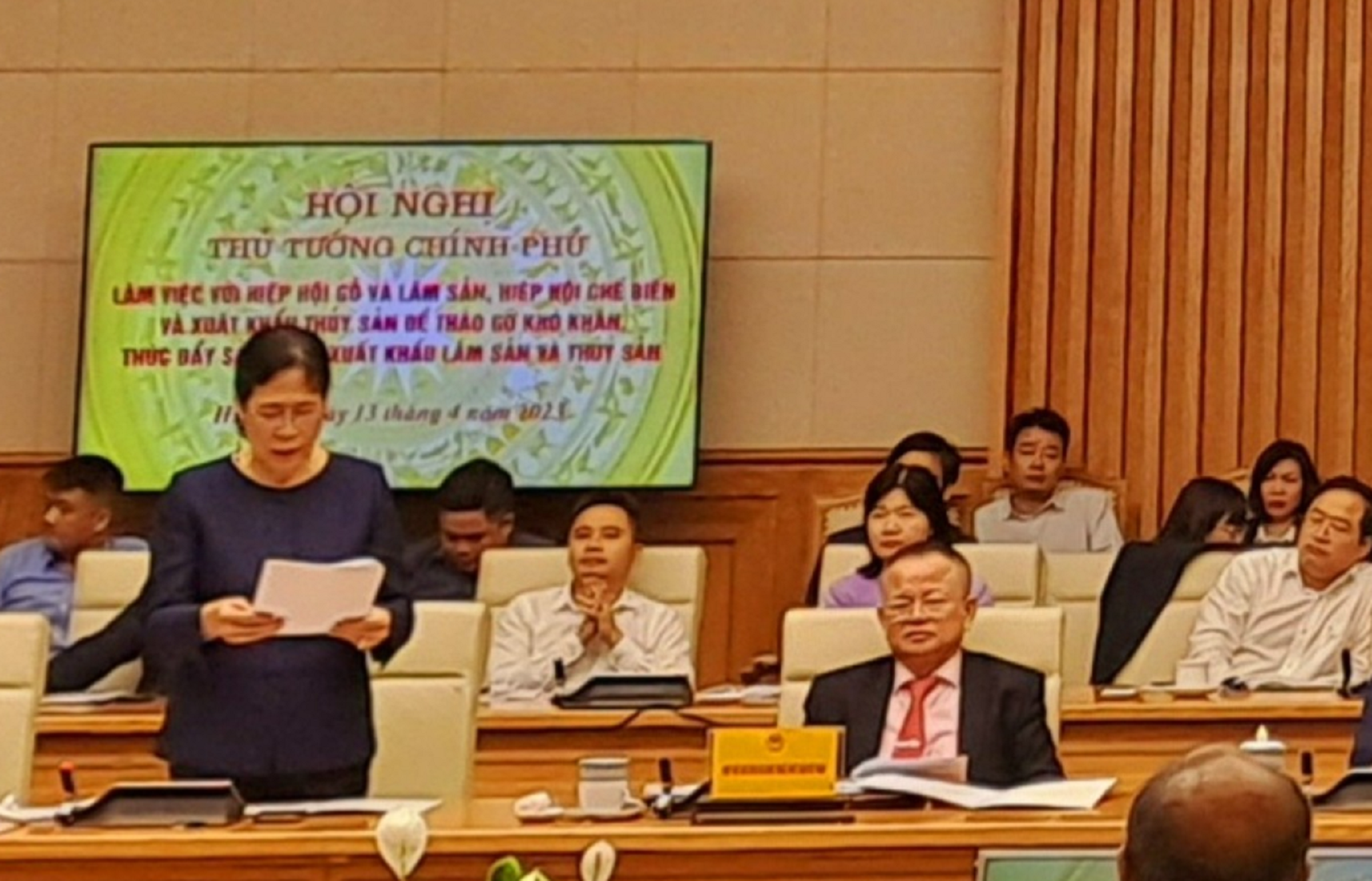 Bà Nguyễn Thị Thu Sắc: 