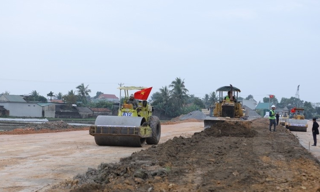Dự án đường Vạn Thiện đi Bến En đang vướng phải những khó khăn, vướng mắc như công tác di dời các đường điện