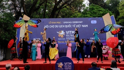 International travel fair opens in Hanoi