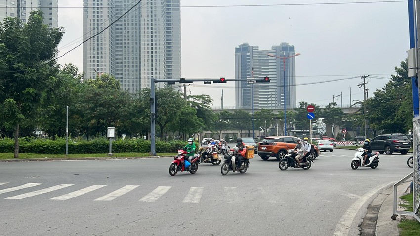 TP. Thủ Đức cần kết nối một só tuyến đường để đồng bộ giao thông. Trong ảnh: Đường Nguyễn Hoàng kết nối về trung tâm TP. Thủ Đức. Ảnh: Đào Trang.