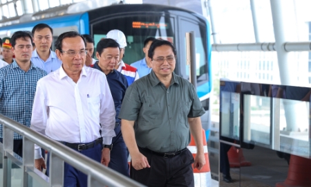 Thủ tướng đi thử tàu metro Bến Thành - Suối Tiên, yêu cầu đưa vào hoạt động dịp 2/9