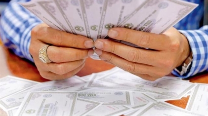 Corporate bond issuers must pay principal and interest to investors or negotiate