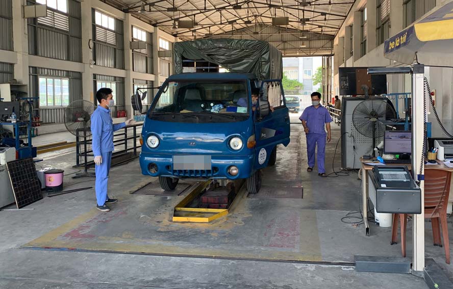 Việc yêu cầu cung cấp chứng từ bảo dưỡng, bảo trì, định kỳ, hình ảnh chứng minh cho công tác bảo dưỡng được cho là khá cứng nhắc, gây khó chủ xe.