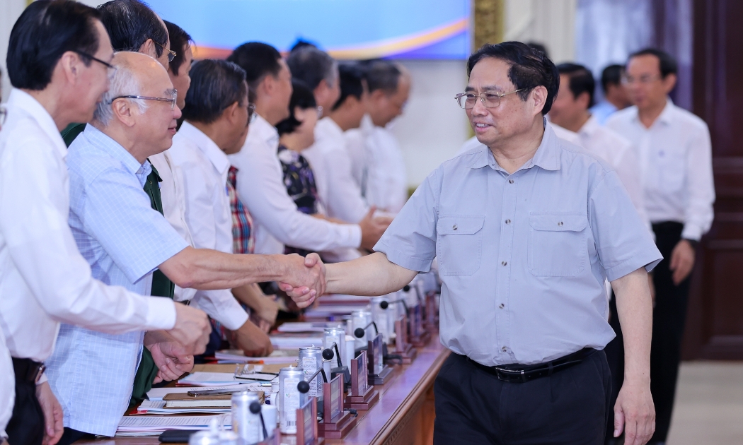 Thủ tướng Phạm Minh Chính làm việc với Ban Thường vụ Thành ủy TP.HCM sáng 16/4 - Ảnh TTXVN