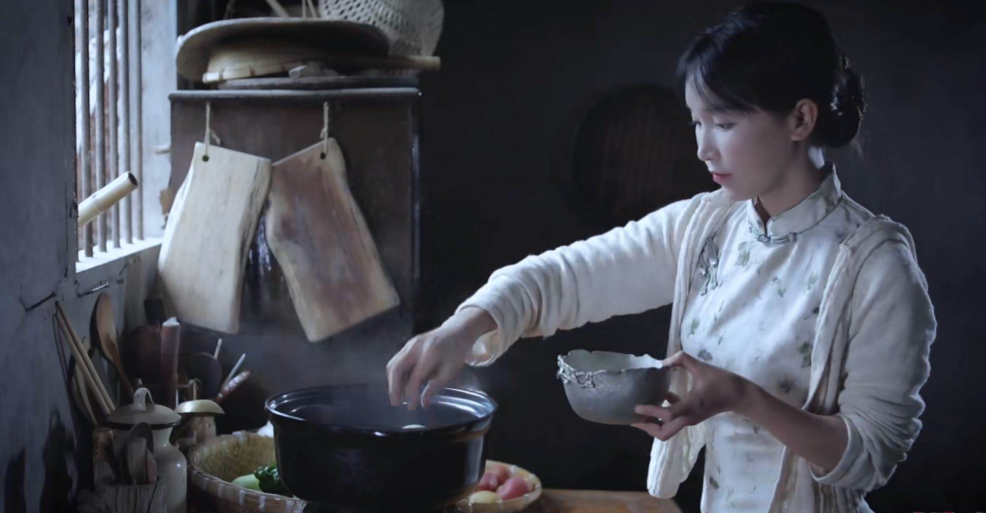 Thu nhập từ quảng cáo của Lý Tử Thất có thể lên tới hơn 6,9 triệu nhân dân tệ trong năm nay. Ảnh: PanDaily