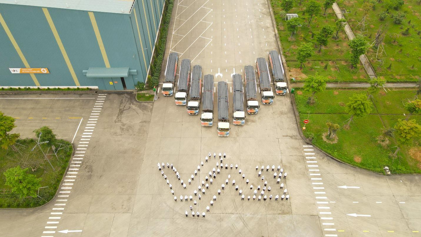 Những chuyến xe chở thép VAS vươn tầm quốc tế.