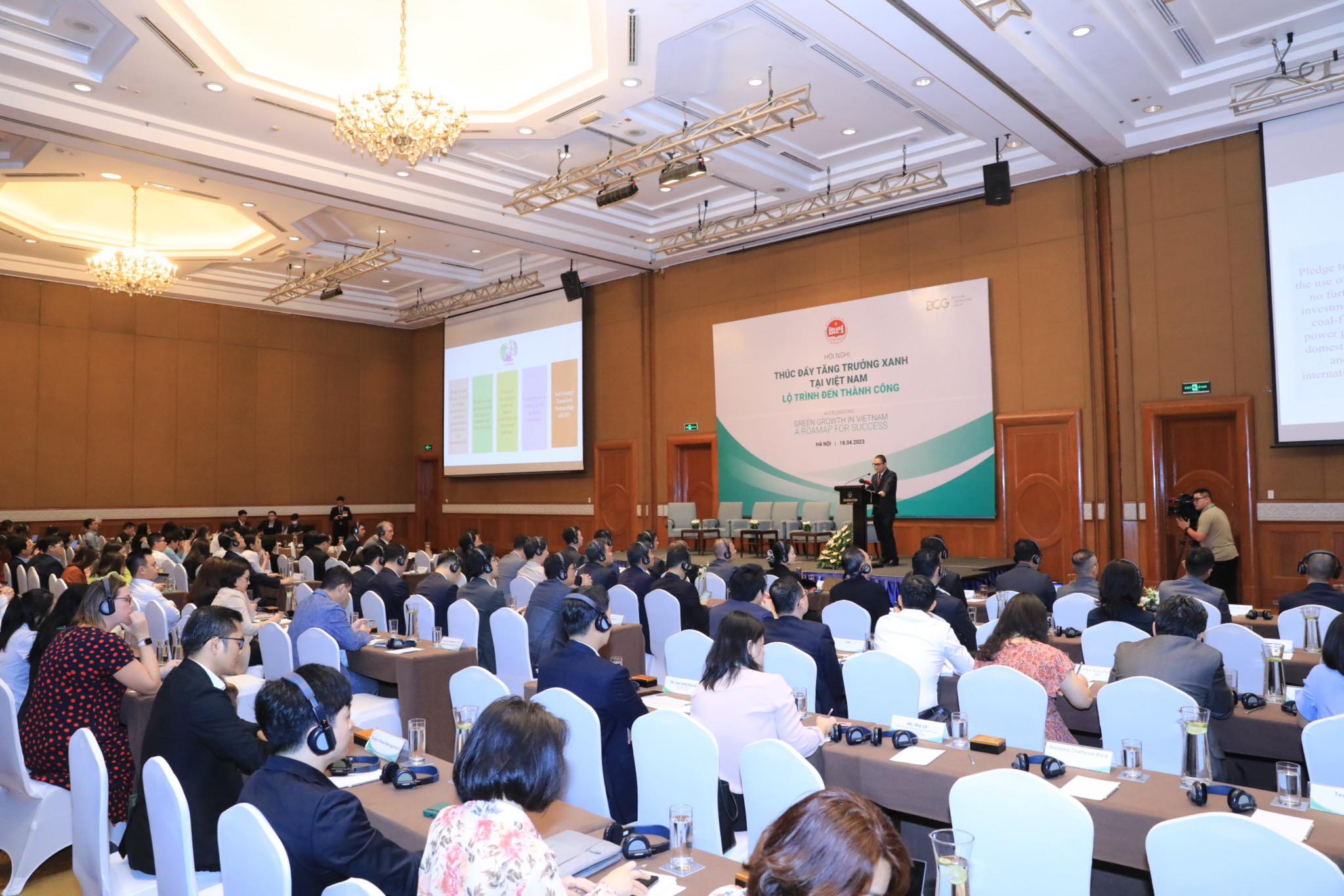 To&agrave;n cảnh hội nghị.