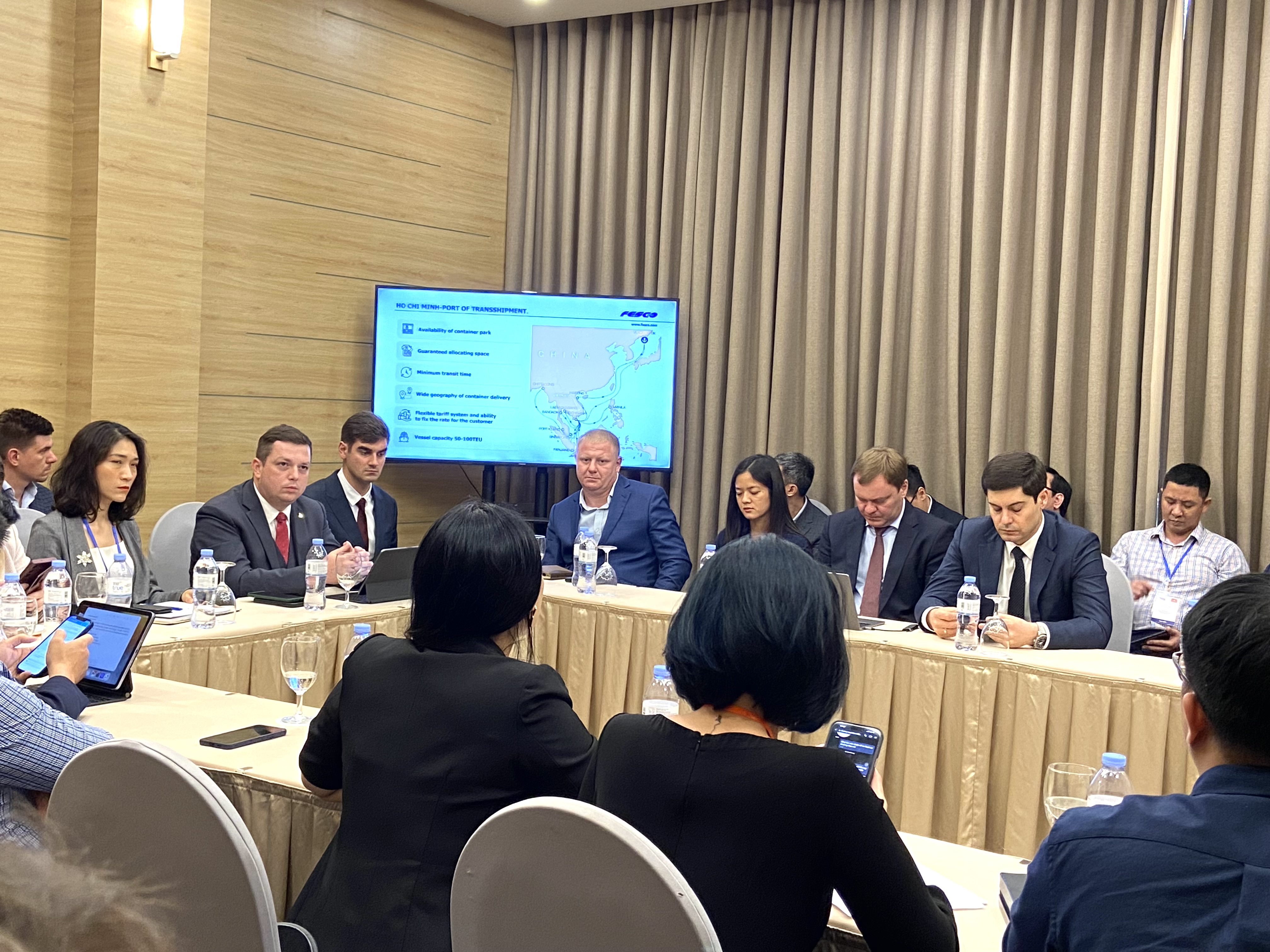 Doanh nghiệp Việt Nam v&agrave; Nga thảo luận về hợp t&aacute;c trong lĩnh vực vận tải h&agrave;ng h&oacute;a v&agrave; logistics.