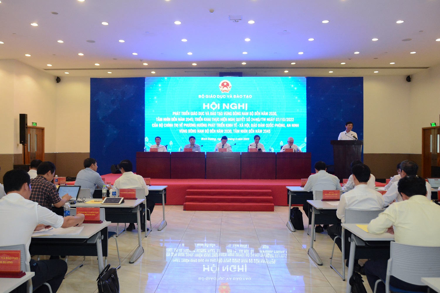 Quang cảnh hội nghị.