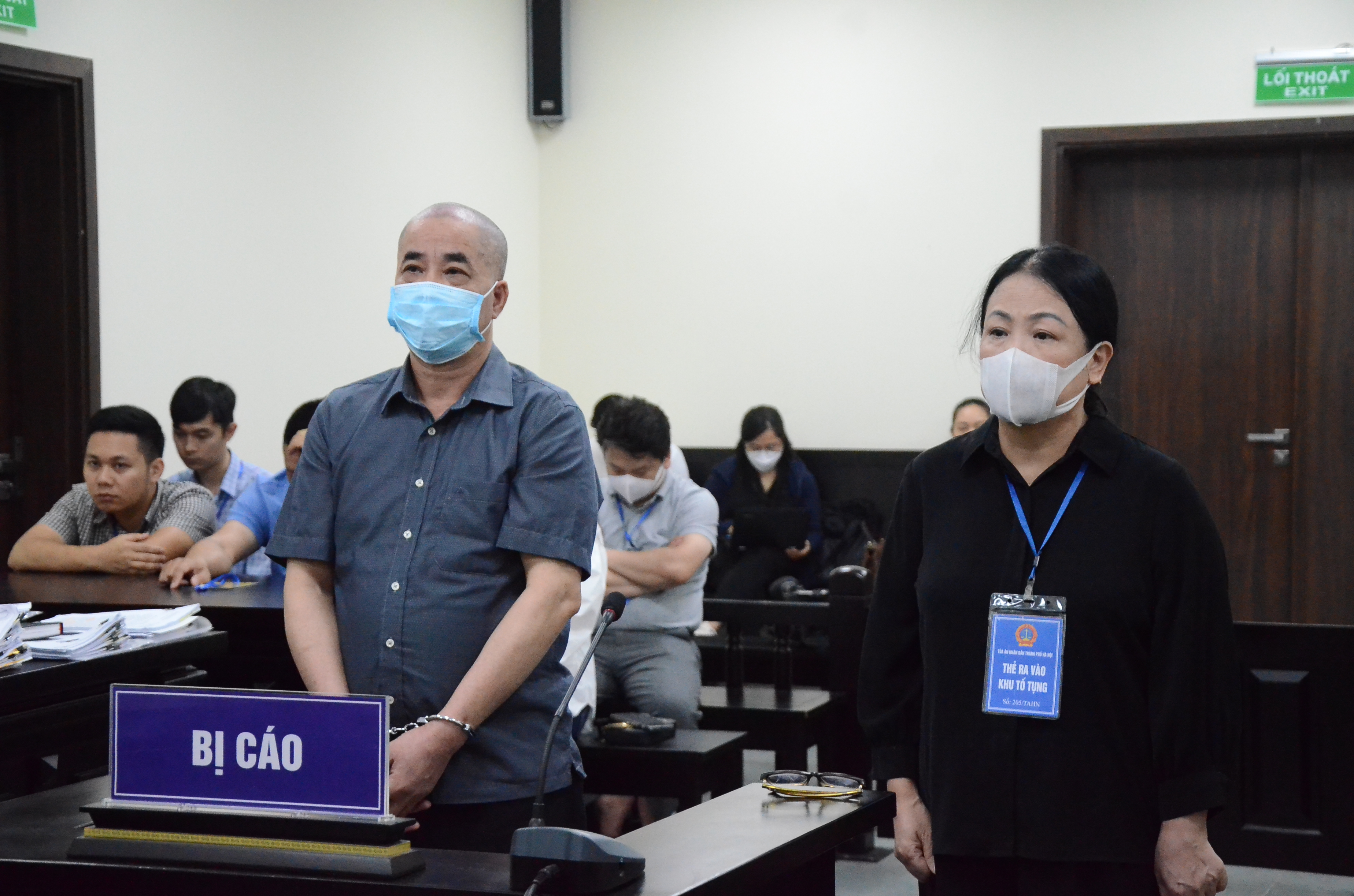 Các bị cáo tại tòa.