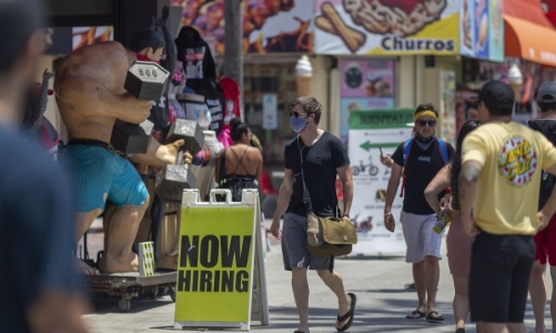 Thị trường lao động đang mạnh, lạm phát đang dịu đi, vì sao kinh tế Mỹ vẫn có thể suy thoái?