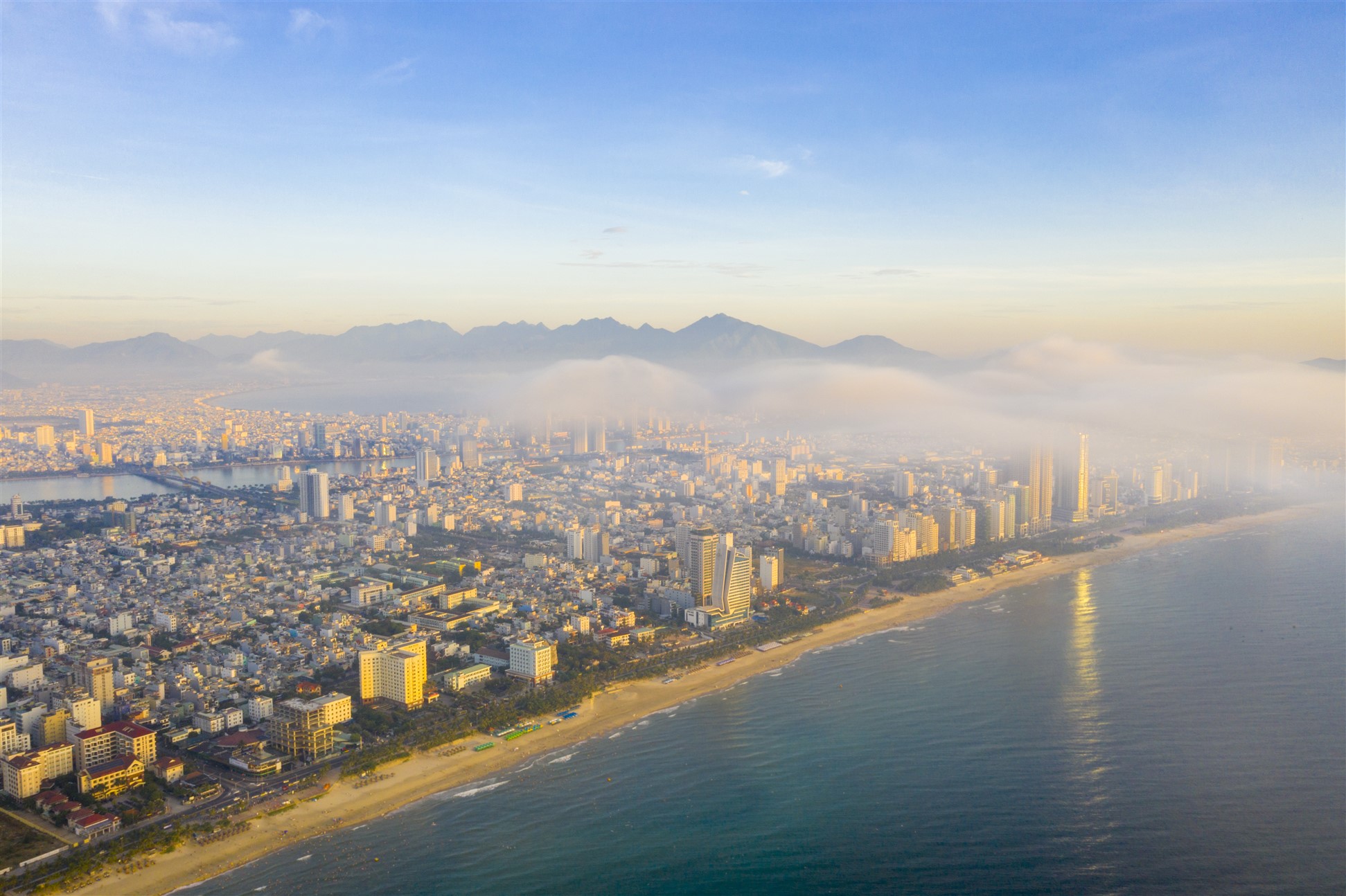 Thành phố biển Đà Nẵng thu hút luồng cư dân di cư rất lớn.