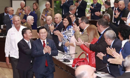 Chủ tịch Quốc hội: 