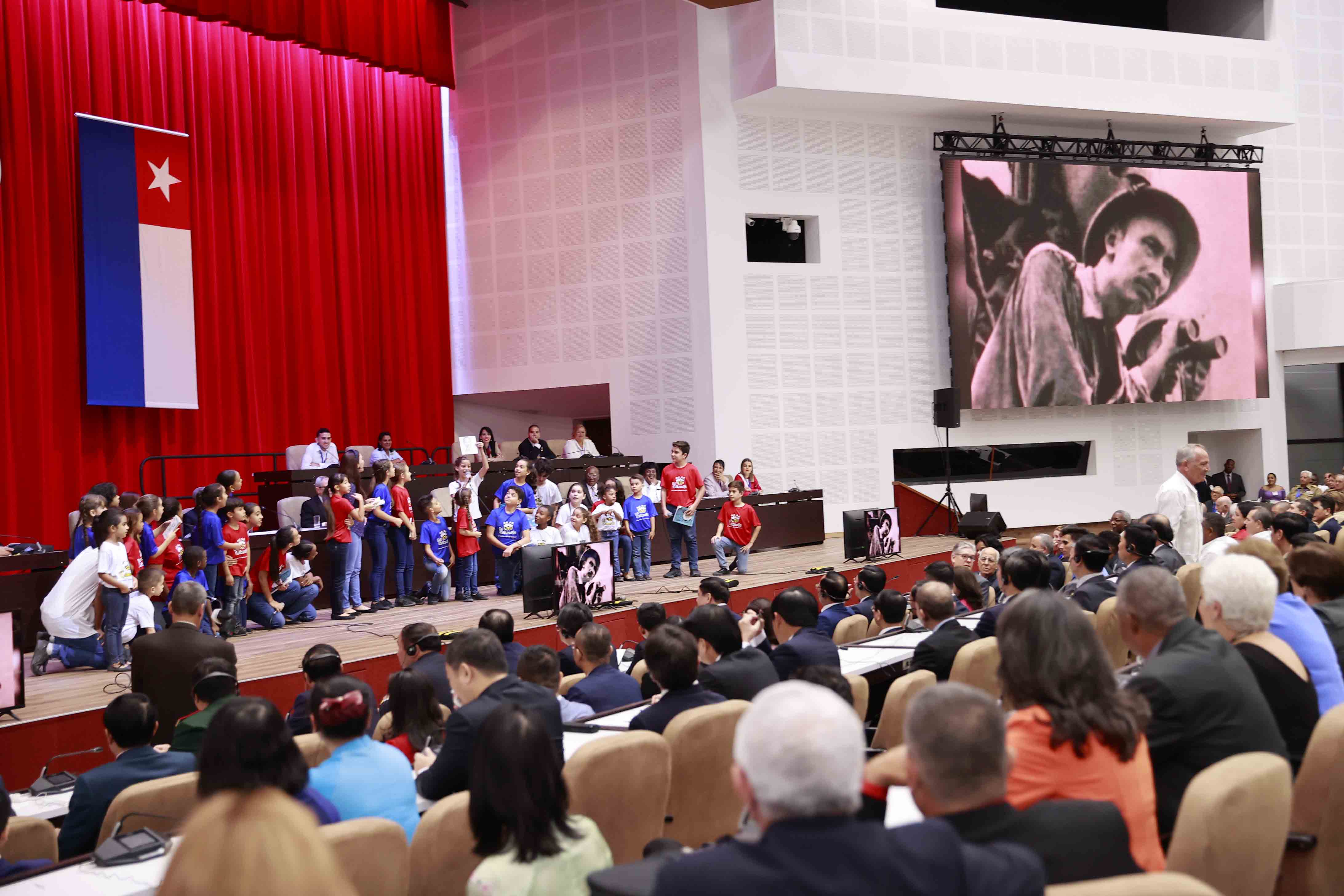 Chương trình nghệ thuật đã được các em thiếu nhi Cuba biểu diễn ngay tại Cung Hữu nghị  - Ảnh: Quochoi.vn