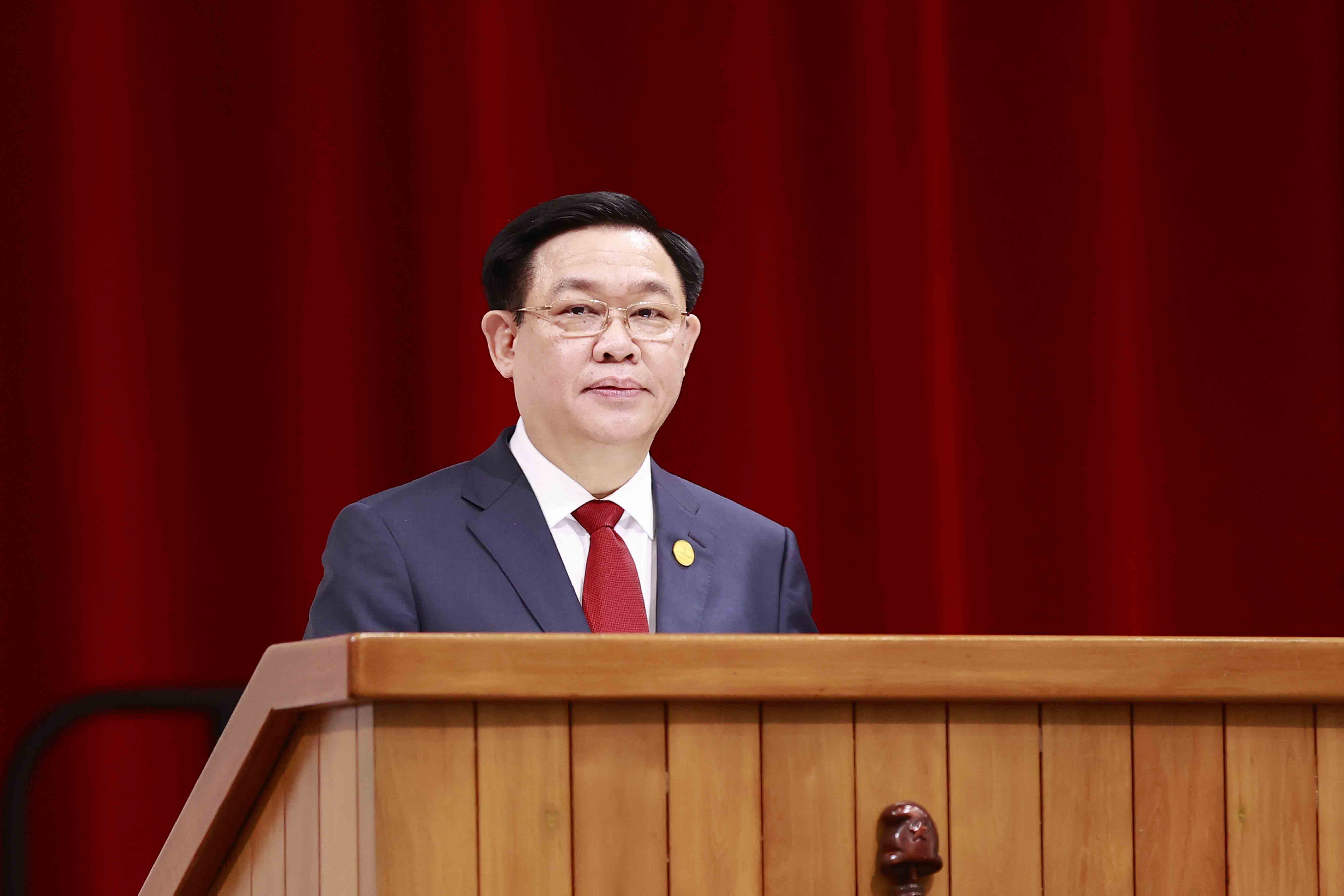 Chủ tịch Quốc hội Vương Đình Huệ phát biểu tại phiên toàn thể đặc biệt của Quốc hội Cuba khoá 10 và Lễ kỷ niệm 62 năm ngày chiến thắng bãi biển Giron - Ảnh: Quochoi.vn