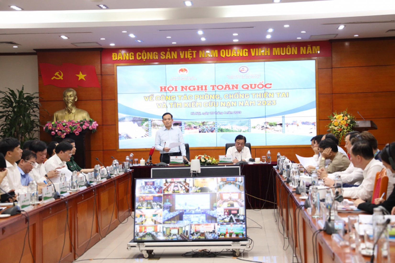 Ph&oacute; Thủ tướng Trần Lưu Quang chủ tr&igrave; hội nghị.