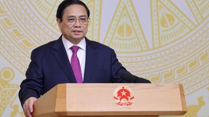 PM seeks faster administrative reform