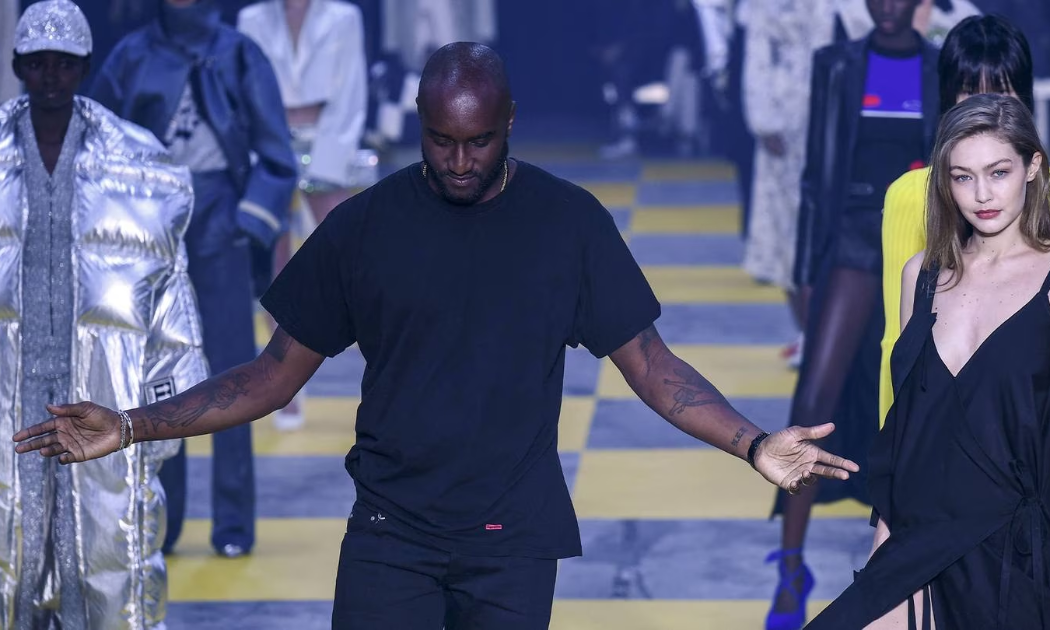 Virgil Abloh tại buổi show diễn Thu - Đông 2019 của Off-White. Ảnh: WWD