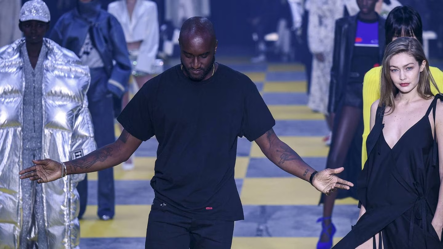 Virgil Abloh tại buổi show diễn Thu - Đông 2019 của Off-White. Ảnh: WWD