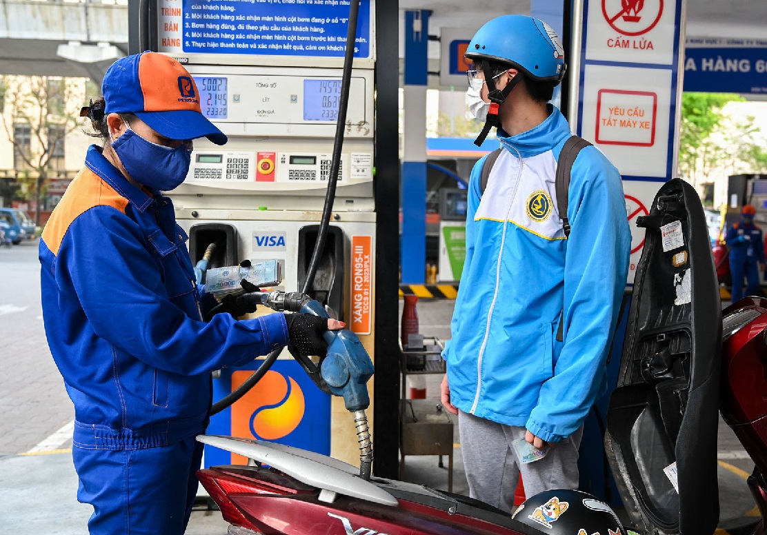 Giá các mặt hàng xăng dầu giảm từ chiều ngày 21/4/2023.