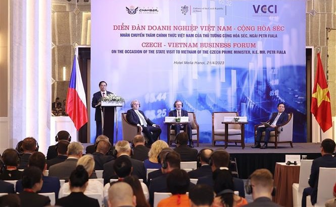 The Vietnam - Czech Business Forum in Hanoi on April 21. (Photo: VNA)