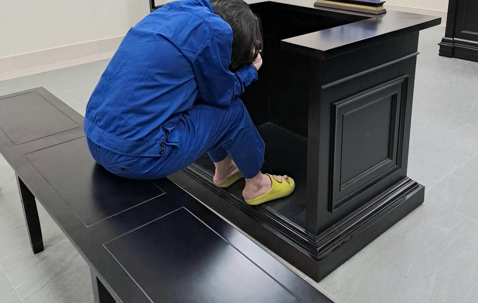 Việt hầu t&ograve;a s&aacute;ng 24/4.