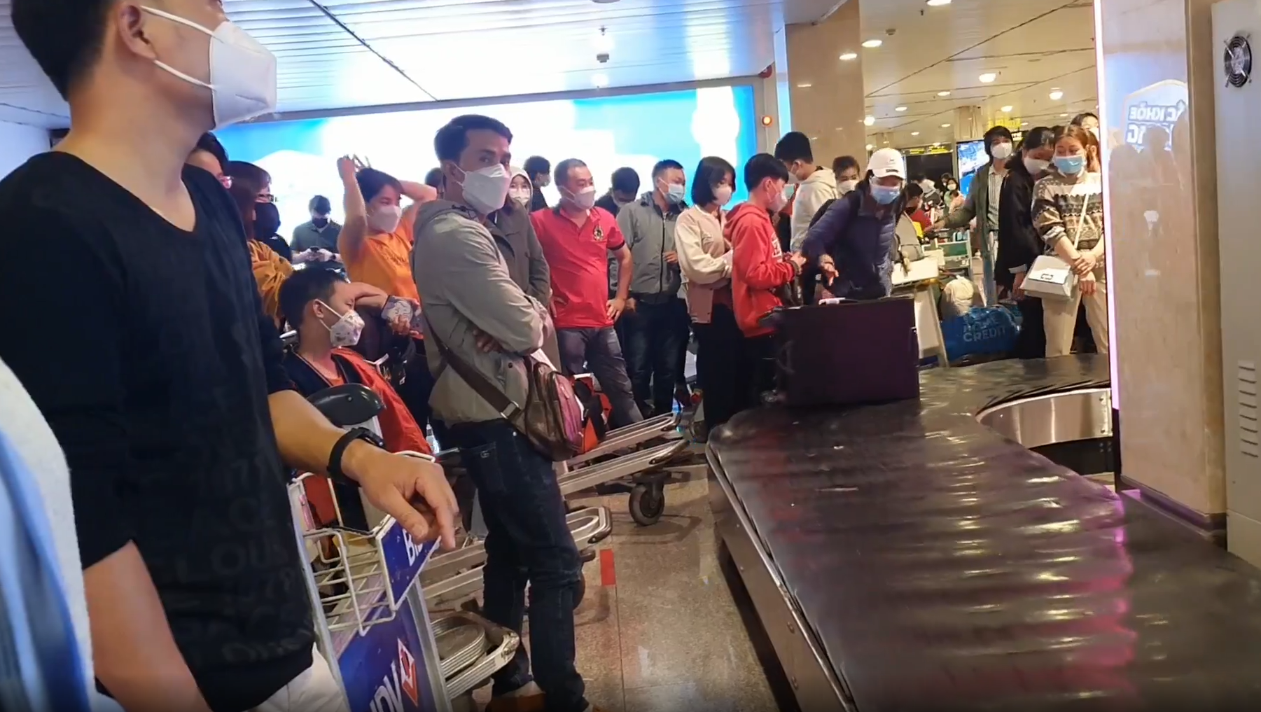 Cục Hàng không đề nghị kiểm tra hoạt động khai thác tại Cảng Hàng không quốc tế Tân Sơn Nhất.