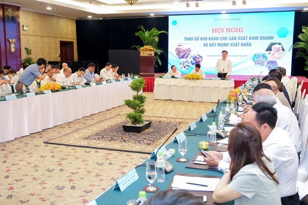 Nhiều doanh nghiệp cho biết khó khăn hiện nay không khác gì thời Covid-19 bùng phát mạnh - Ảnh: PC.