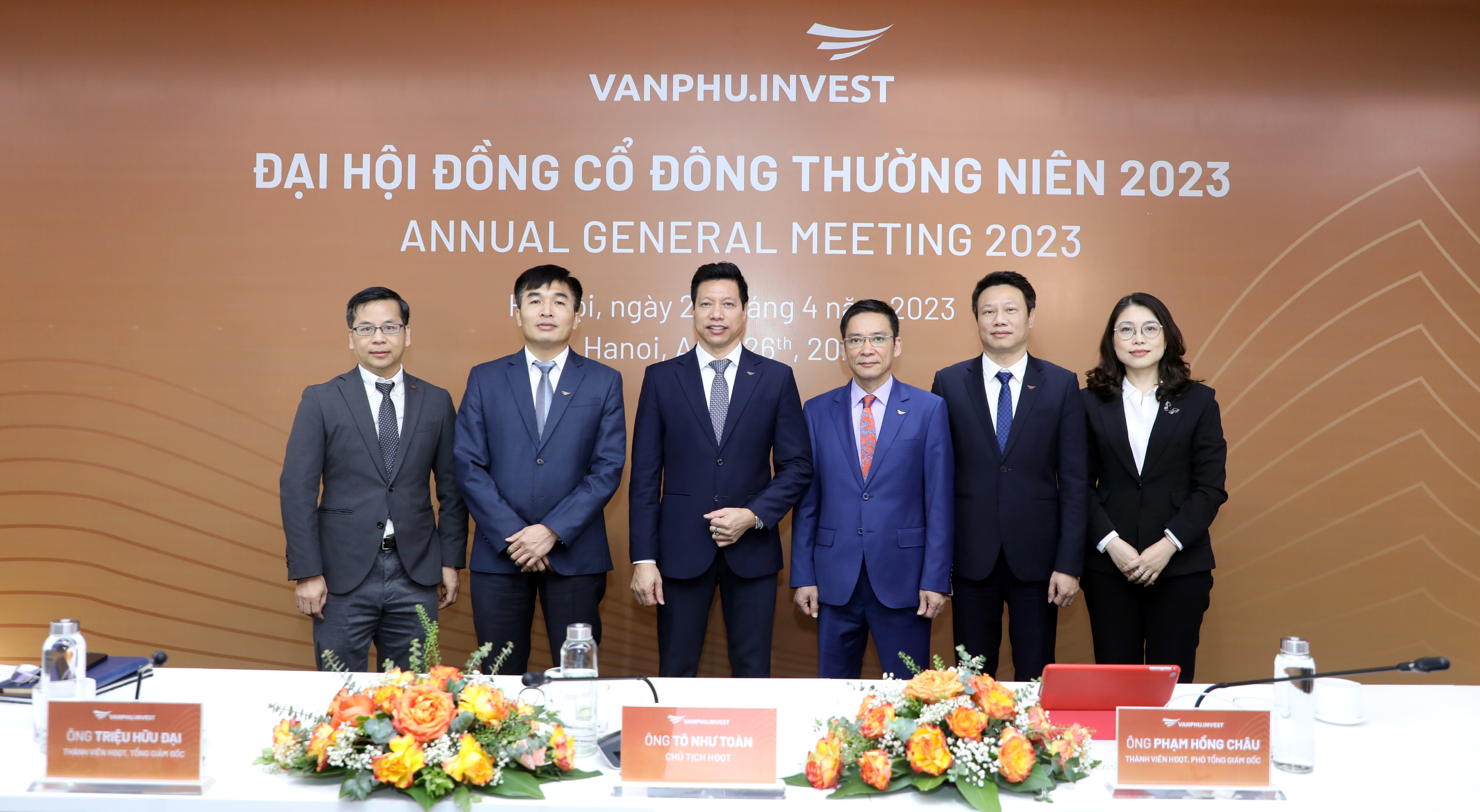 Các thành viên Hội đồng Quản trị Văn Phú - Invest.