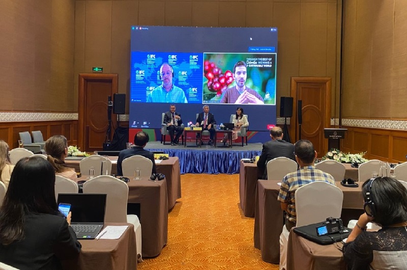 Tọa đ&agrave;m &ldquo;Sản xuất v&agrave; thương mại n&ocirc;ng sản kh&ocirc;ng g&acirc;y mất rừng&rdquo;.