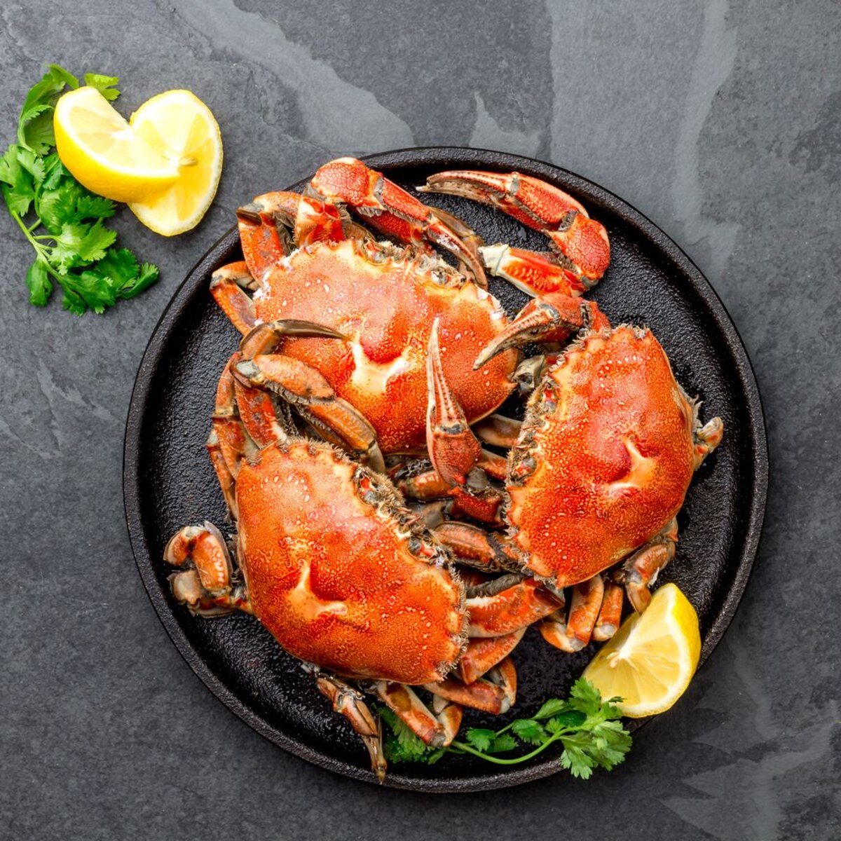 Thực đơn buffet trên du thuyền đa dạng quy tụ hơn 100 món ngon Âu - Á.