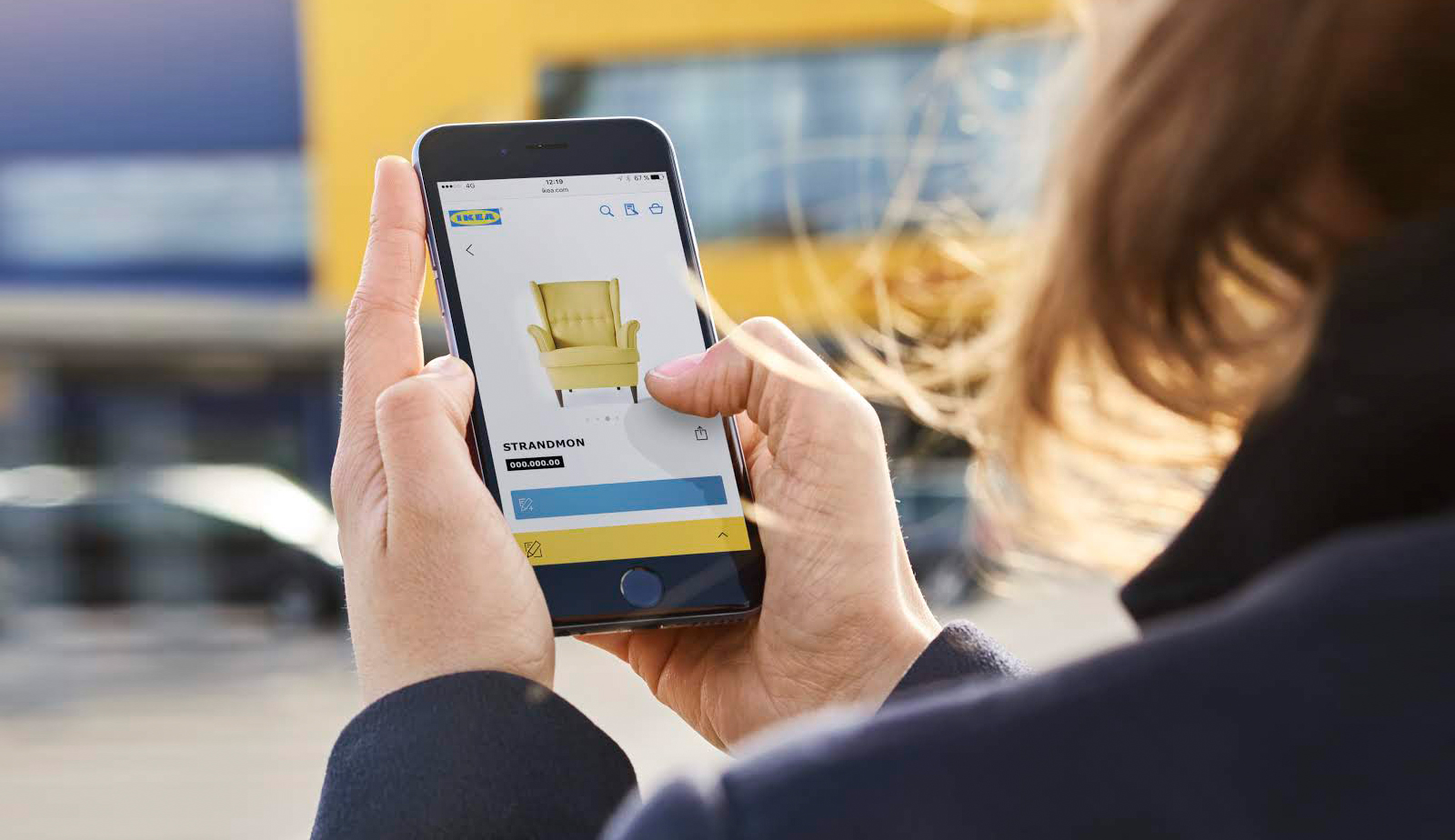 Trong những năm gần đ&acirc;y Ikea cũng t&iacute;ch hợp triển khai những c&ocirc;ng cụ thực tế ảo để người d&ugrave;ng c&oacute; thể &ldquo;ướm&rdquo; thử c&aacute;c m&oacute;n đồ nội thất v&agrave;o kh&ocirc;ng gian.