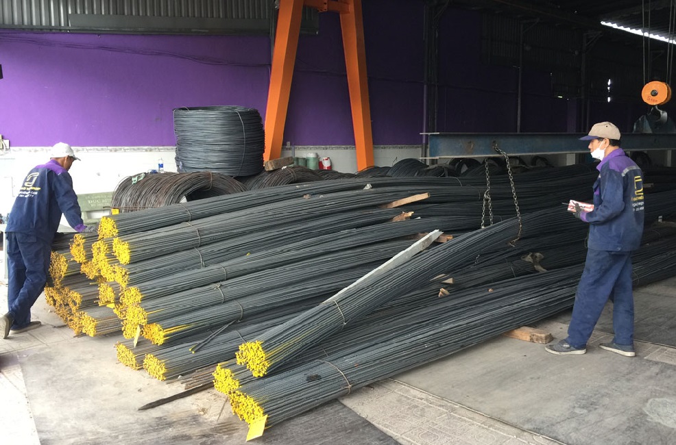Trong vòng chưa đầy 1 tháng, thép xây dựng đã có 4 đợt giảm giá liên tiếp.