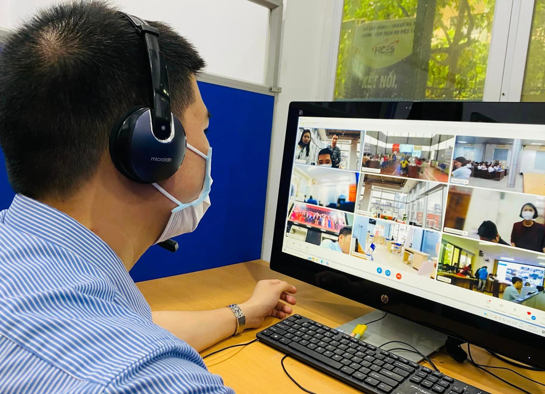 Phỏng vấn tuyển dụng lao động. Ảnh - Thanh Bình. 
