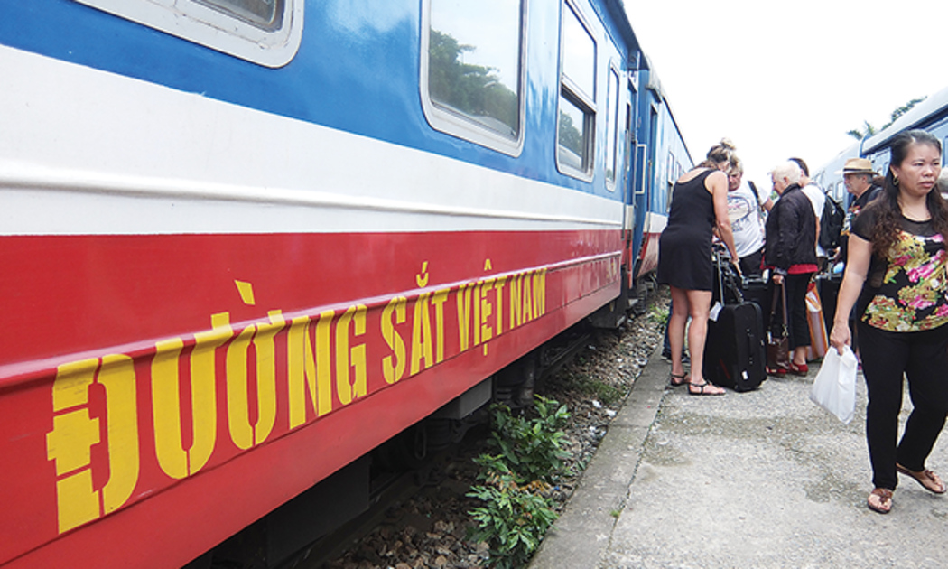 Những chính sách, ưu đãi để nâng cấp kết cấu hạ tầng đường sắt, vận tải và công nghiệp đường sắt đang được tính toán, đặc biệt khi sửa đổi Luật Đường sắt năm 2017. Đây chính là cơ hội lớn “lột xác” cho ngành.