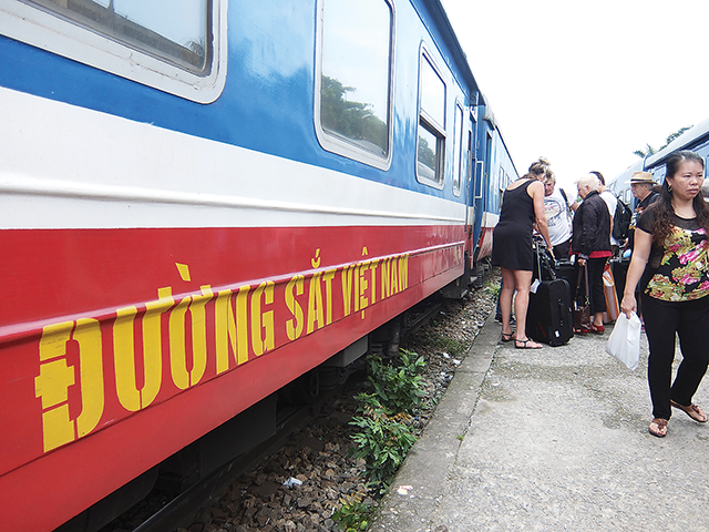 Những chính sách, ưu đãi để nâng cấp kết cấu hạ tầng đường sắt, vận tải và công nghiệp đường sắt đang được tính toán, đặc biệt khi sửa đổi Luật Đường sắt năm 2017. Đây chính là cơ hội lớn “lột xác” cho ngành.