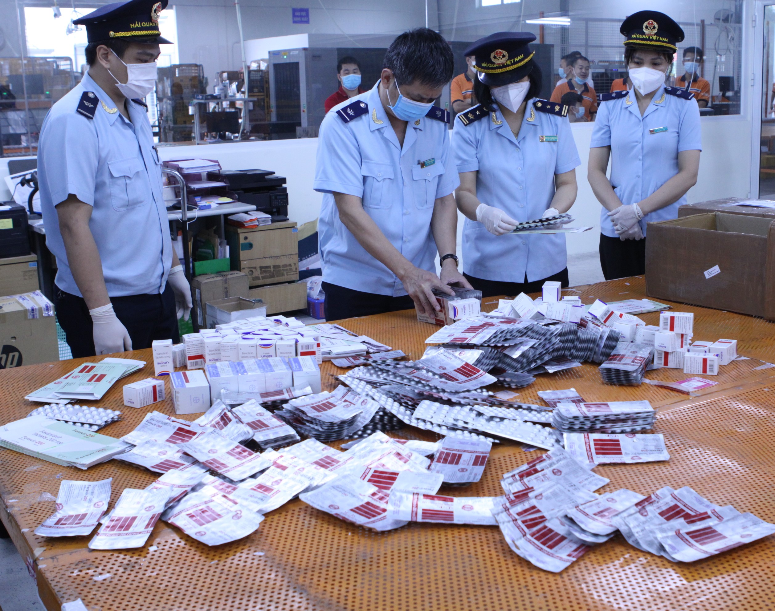 Tình hình buôn lậu tại Hà Nội diễn ra phức tạp